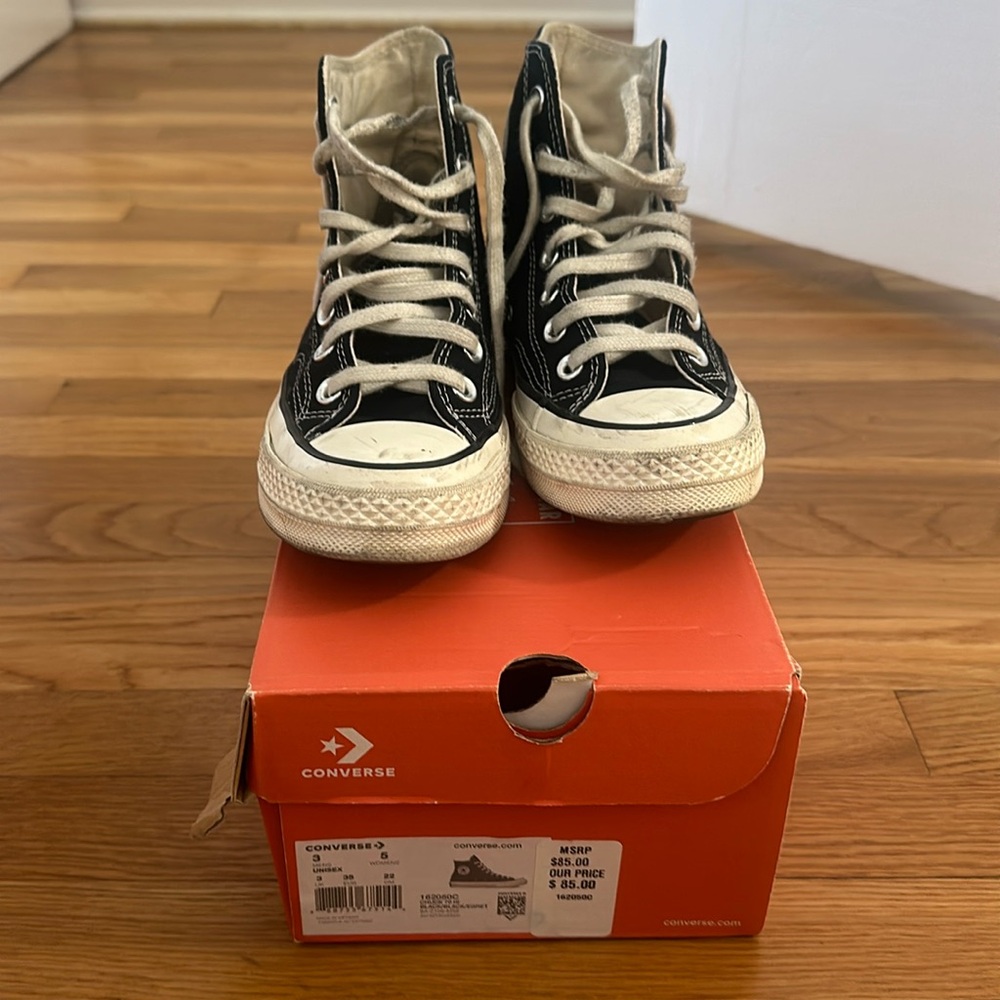 Black chuck taylors